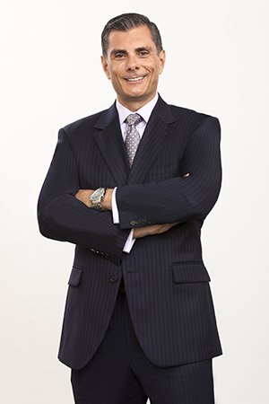 Dr. Royce R. Syracuse, MD, MBA, specialising in General Ophthalmology, Cataract Surgery, Clear Lens | Refractive Lens Exchange at Horizon Eye Care, Charlotte, NC.